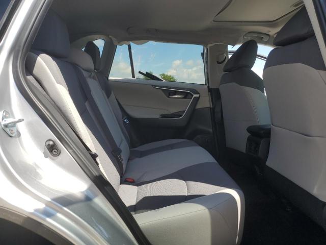 2T3W1RFV9RC254394 - 2024 TOYOTA RAV4 XLE 银色 照片 11