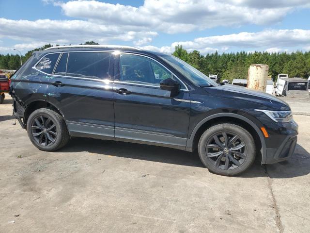 3VV2B7AX2NM073643 - 2022 VOLKSWAGEN TIGUAN SE Սև լուսանկար 4