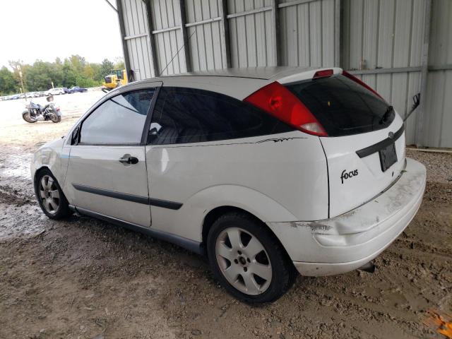 3FAFP31352R166071 - 2002 FORD FOCUS ZX3 WHITE photo 2