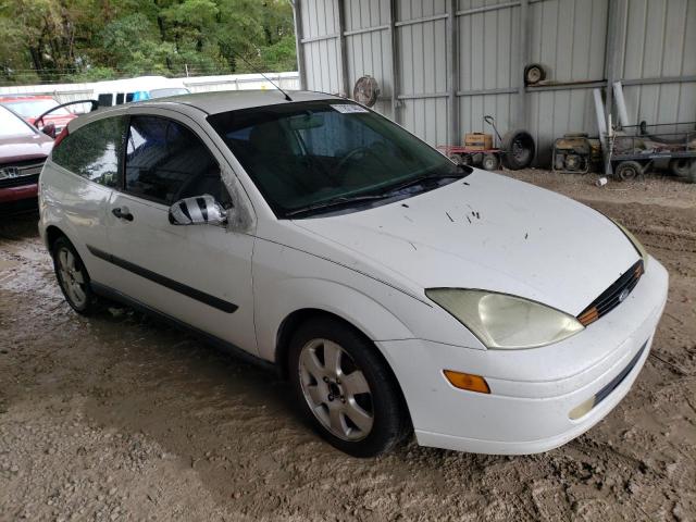 3FAFP31352R166071 - 2002 FORD FOCUS ZX3 WHITE photo 4