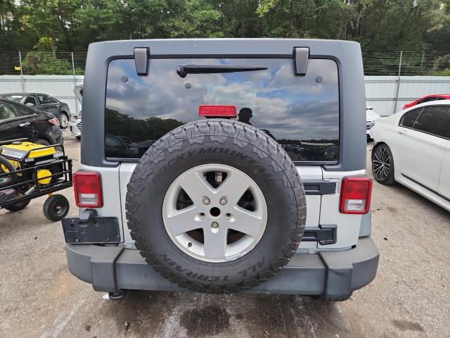 1C4HJWDG1CL197662 - 2012 JEEP WRANGLER U SPORT Srebrny zdjęcie 6