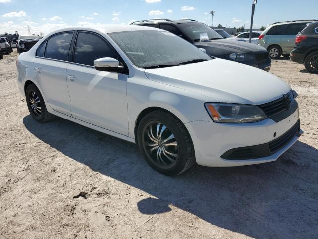 3VWD17AJ2EM265101 - 2014 VOLKSWAGEN JETTA SE WHITE photo 4