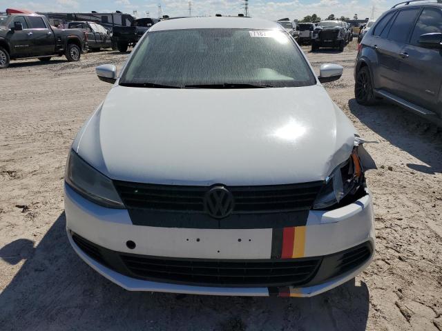 3VWD17AJ2EM265101 - 2014 VOLKSWAGEN JETTA SE WHITE photo 5