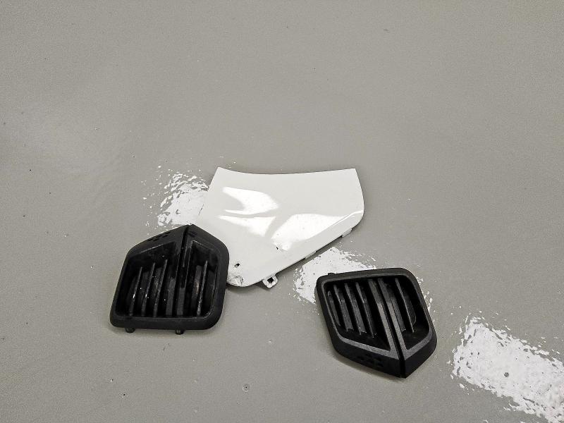 1GCGSBEC0R1126647 - 2024 CHEVROLET COLORADO WHITE photo 12