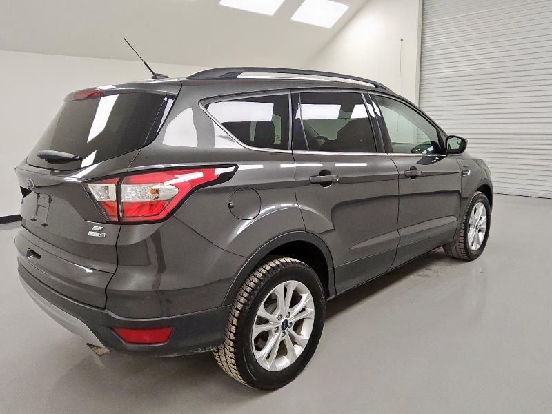 1FMCU9GD4JUB16192 - 2018 FORD ESCAPE SE GRAY photo 3