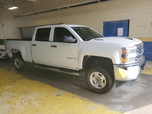 1GC1KUEY6JF172777 - 2018 CHEVROLET SILVERADO K2500 HEAVY DUTY WHITE photo 4