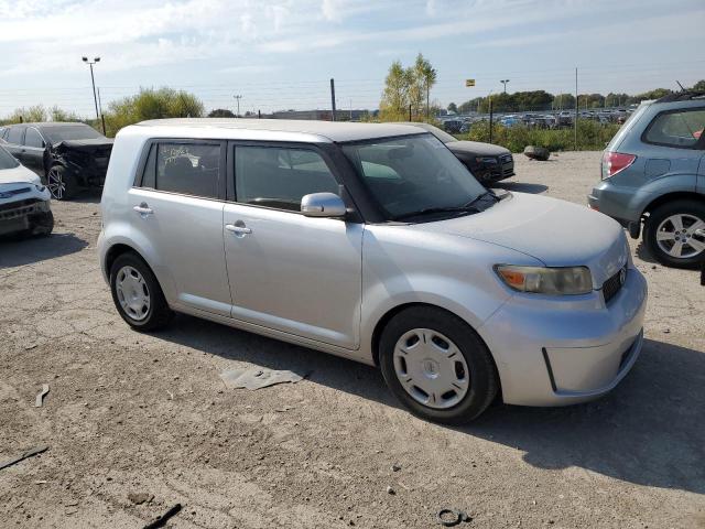 JTLKE50E881013396 - 2008 TOYOTA SCION XB SILVER photo 4