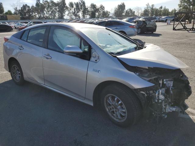 JTDKARFP5J3086002 - 2018 TOYOTA PRIUS PRIM SILVER photo 4