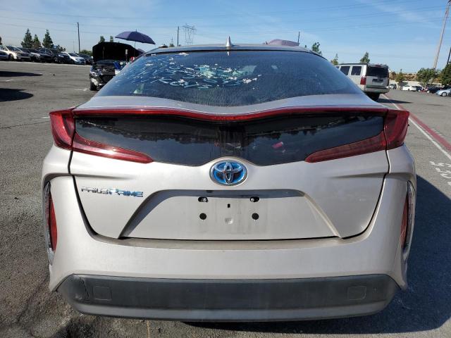 JTDKARFP5J3086002 - 2018 TOYOTA PRIUS PRIM SILVER photo 6