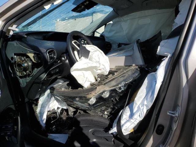 JTDKARFP5J3086002 - 2018 TOYOTA PRIUS PRIM SILVER photo 7