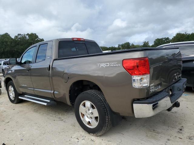 5TFUY5F10BX161787 - 2011 TOYOTA TUNDRA DOUBLE CAB SR5 GRAY photo 2