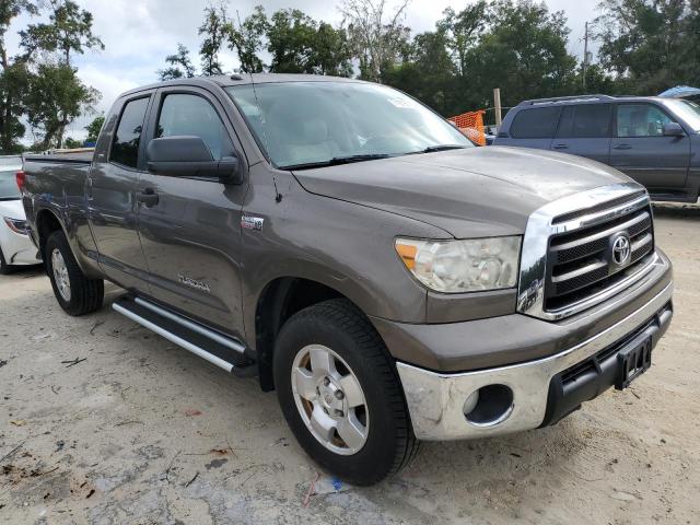 5TFUY5F10BX161787 - 2011 TOYOTA TUNDRA DOUBLE CAB SR5 GRAY photo 4