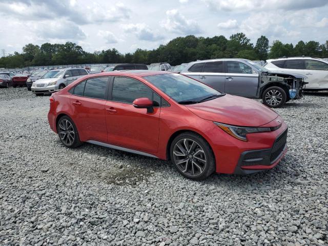 5YFP4RCEXLP028882 - 2020 TOYOTA COROLLA SE RED photo 4