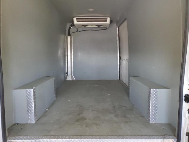 3C6TRVDG7JE100894 - 2018 RAM PROMASTER 2500 HIGH WHITE photo 10