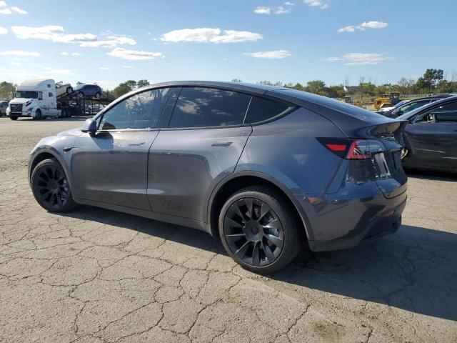 5YJYGDEE1MF064632 - 2021 TESLA MODEL Y GRAY photo 2