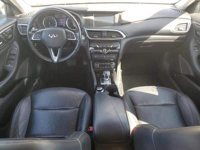SJKCH5CPXJA057522 - 2018 INFINITI QX30 BASE SILVER photo 8