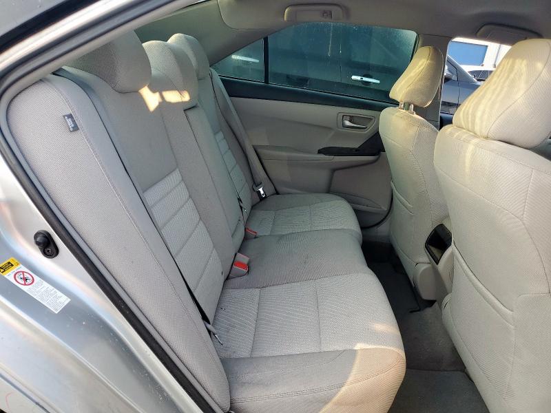 4T1BF1FK3HU805870 - 2017 TOYOTA CAMRY LE SILVER photo 10