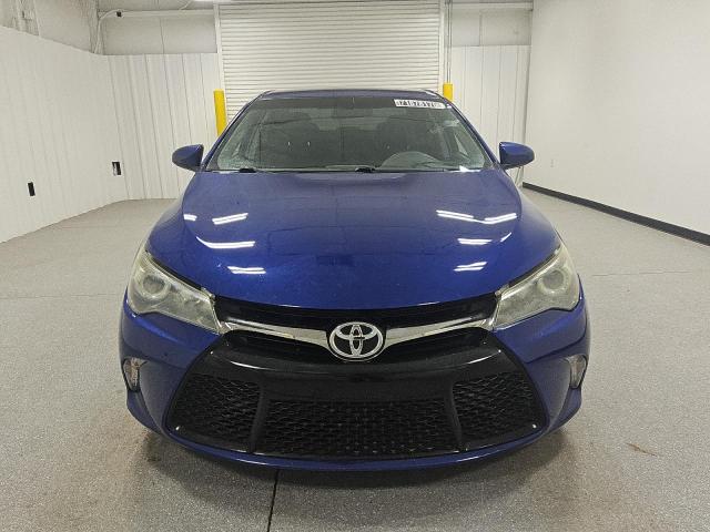 4T1BF1FK1GU610980 - 2016 TOYOTA CAMRY LE BLUE photo 5