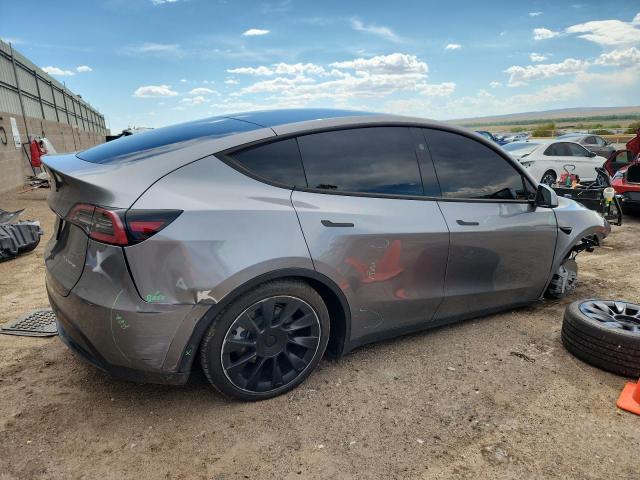 7SAYGAEE2RF155112 - 2024 TESLA MODEL Y 灰色 照片 3