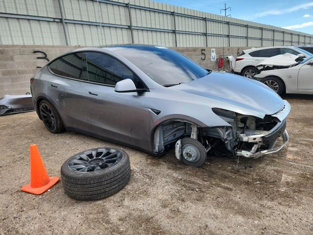 7SAYGAEE2RF155112 - 2024 TESLA MODEL Y 灰色 照片 4