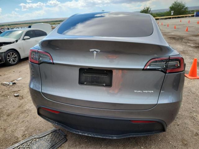 7SAYGAEE2RF155112 - 2024 TESLA MODEL Y 灰色 照片 6