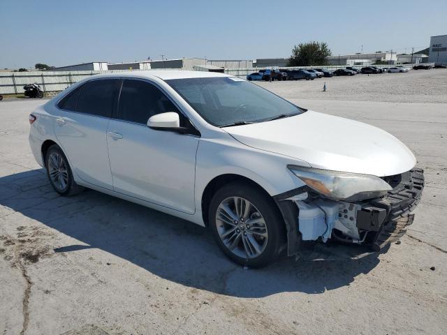 4T1BF1FK7HU317781 - 2017 TOYOTA CAMRY LE WHITE photo 4