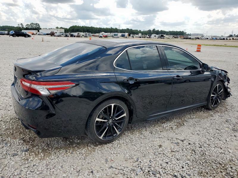 4T1B61HKXJU521381 - 2018 TOYOTA CAMRY XSE أسود صورة 3