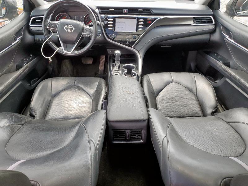 4T1B61HKXJU521381 - 2018 TOYOTA CAMRY XSE أسود صورة 8