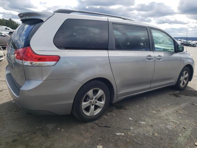 5TDKK3DC8BS009120 - 2011 TOYOTA SIENNA LE SILVER photo 3