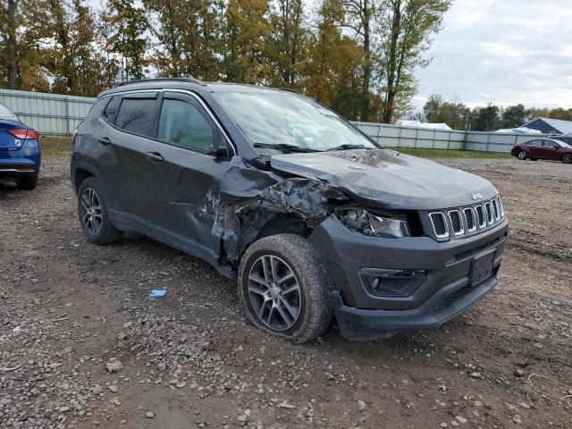 3C4NJDBB4JT299408 - 2018 JEEP COMPASS LATITUDE GRAY photo 4