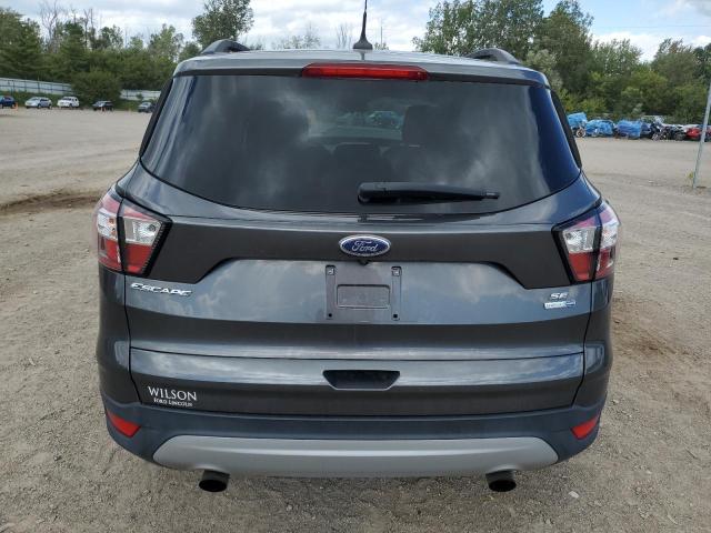 1FMCU9GD8JUC33273 - 2018 FORD ESCAPE SE ნაცრისფერი ფოტო 6