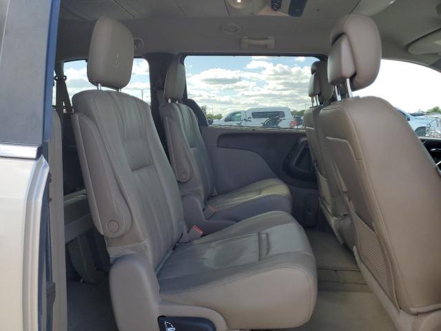 2C4RC1CG3FR754795 - 2015 CHRYSLER TOWN & COU TOURING L GOLD photo 11