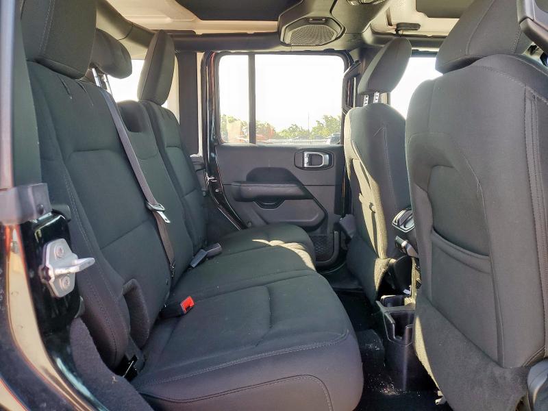 1C4HJXEGXJW203460 - 2018 JEEP WRANGLER U SAHARA BLACK photo 11