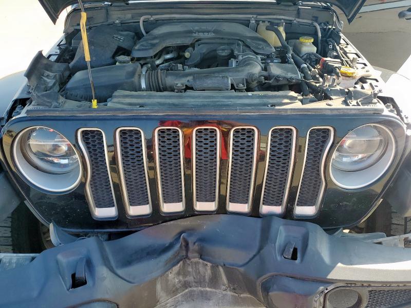 1C4HJXEGXJW203460 - 2018 JEEP WRANGLER U SAHARA BLACK photo 12