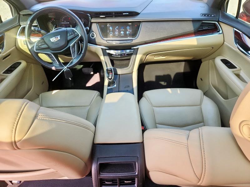 1GYKNCRSXJZ193880 - 2018 CADILLAC XT5 LUXURY RED photo 8