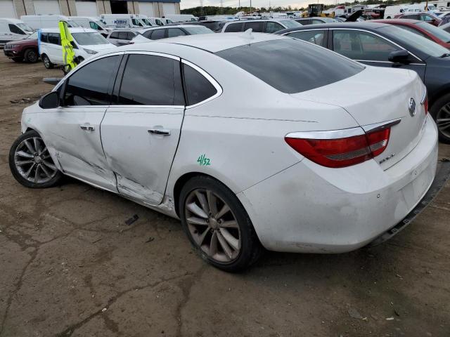 1G4PS5SK9C4152338 - 2012 BUICK VERANO WHITE photo 2