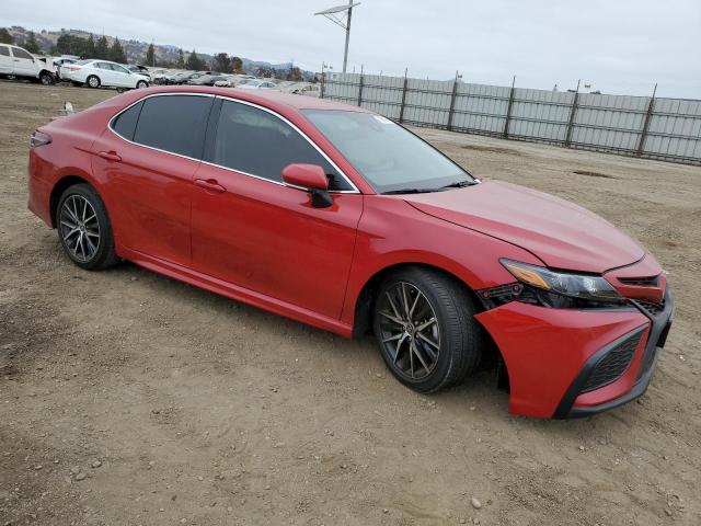 4T1T11AK9PU139736 - 2023 TOYOTA CAMRY SE NIGHT SHADE RED photo 4