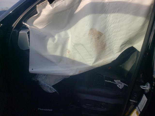 5TFNC5AB6NX001355 - 2022 TOYOTA TUNDRA CREWMAX PLATINUM Schwarz Foto 7