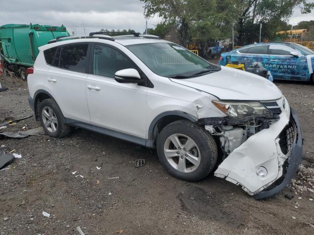 2T3RFREV3DW102196 - 2013 TOYOTA RAV4 XLE WHITE photo 4