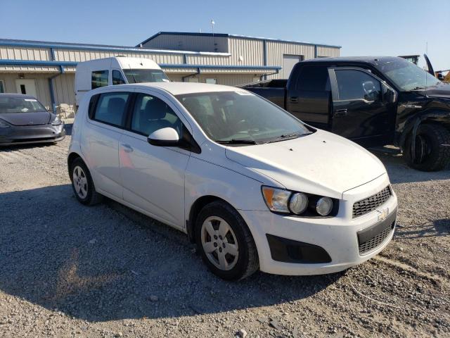 1G1JA6SH8D4247829 - 2013 CHEVROLET SONIC LS WHITE photo 4