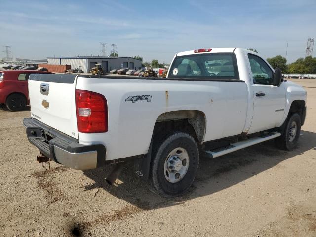 1GCHK24K17E528504 - 2007 CHEVROLET SILVERADO K2500 HEAVY DUTY WHITE photo 3