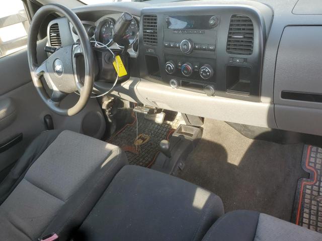 1GCHK24K17E528504 - 2007 CHEVROLET SILVERADO K2500 HEAVY DUTY WHITE photo 8