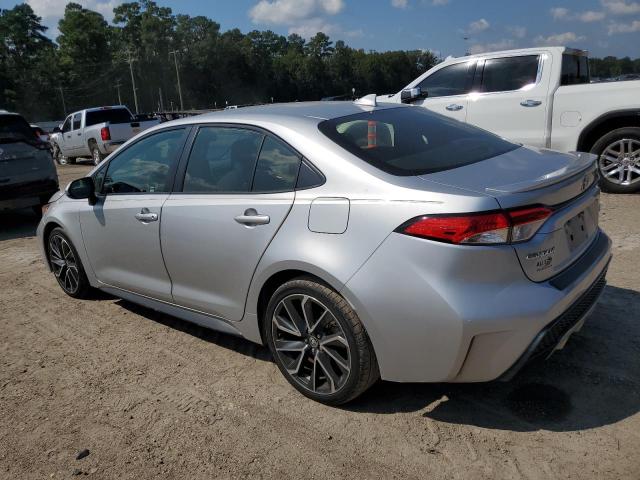JTDS4RCE4LJ013695 - 2020 TOYOTA COROLLA SE SILVER photo 2