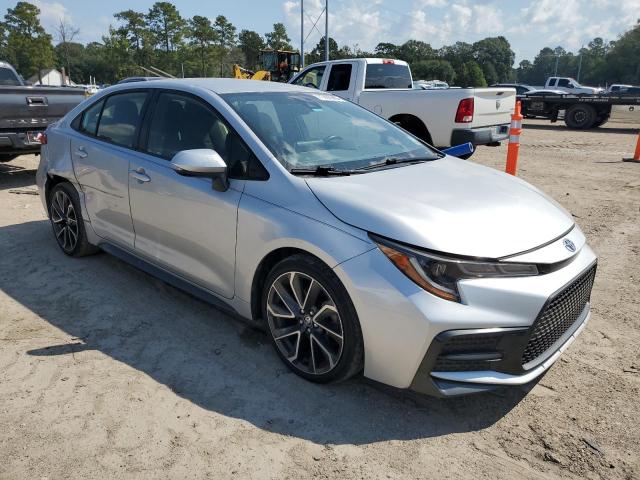 JTDS4RCE4LJ013695 - 2020 TOYOTA COROLLA SE SILVER photo 4