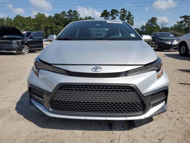 JTDS4RCE4LJ013695 - 2020 TOYOTA COROLLA SE SILVER photo 5