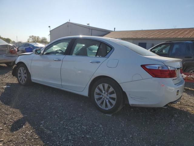 1HGCR3F96DA005795 - 2013 HONDA ACCORD TOURING WHITE photo 2