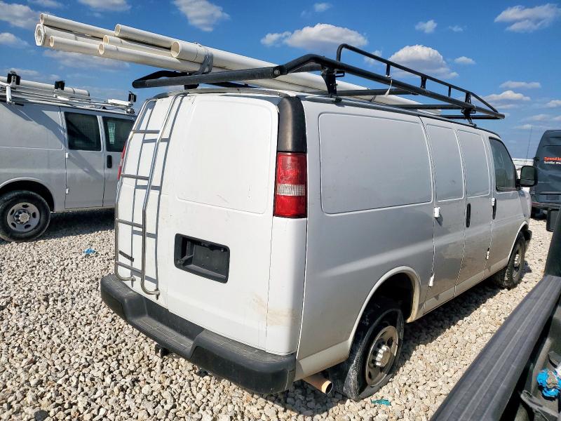 1GCWGAFG9H1165311 - 2017 CHEVROLET EXPRESS G2500 WHITE photo 3