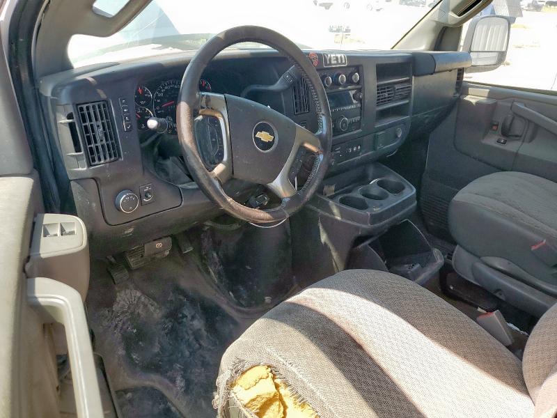 1GCWGAFG9H1165311 - 2017 CHEVROLET EXPRESS G2500 WHITE photo 8