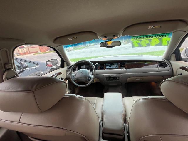 1LNHM81W5XY679473 - 1999 LINCOLN TOWN CAR EXECUTIVE WHITE photo 9