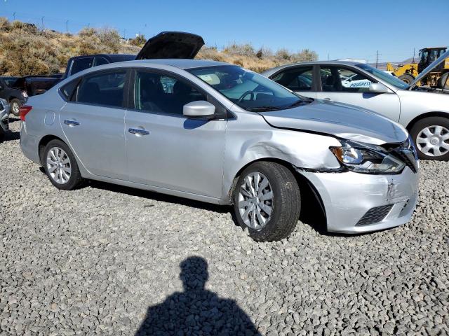 3N1AB7AP8JY245674 - 2018 NISSAN SENTRA S 银色 照片 4